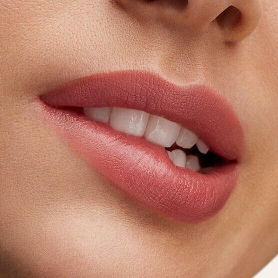 MAC        LUSTRE LIPSTI LIPS 3G